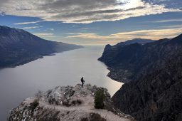 Trekking a Punta Larici, passando per il Sentiero del Ponale